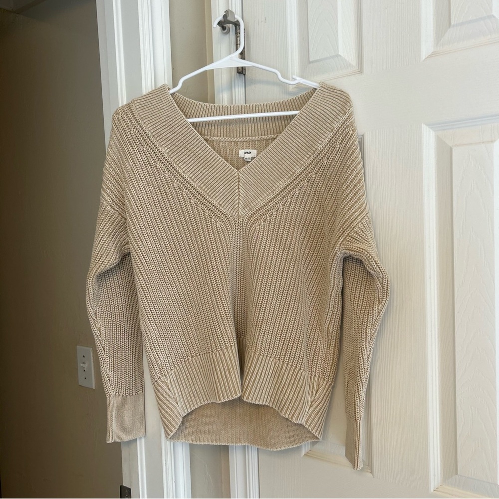 NWOT $65 Aerie Knit Chunky V Neck Sweater